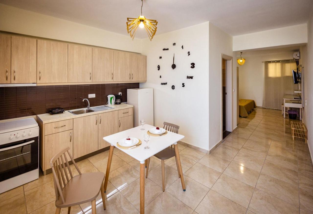 Fabview Studio Apartments Pánormos Eksteriør billede